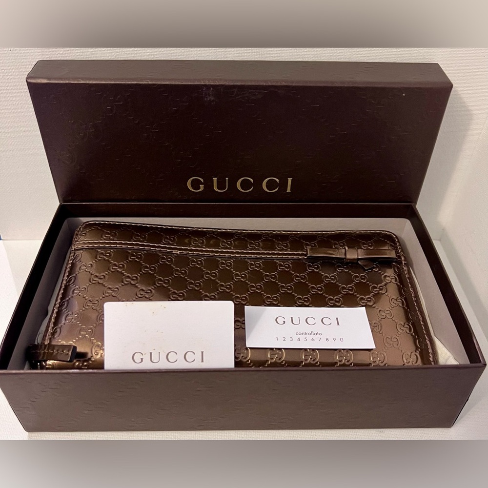 Gucci, Microguccissima Pattern Patent Leather Continental Wallet, Authentic